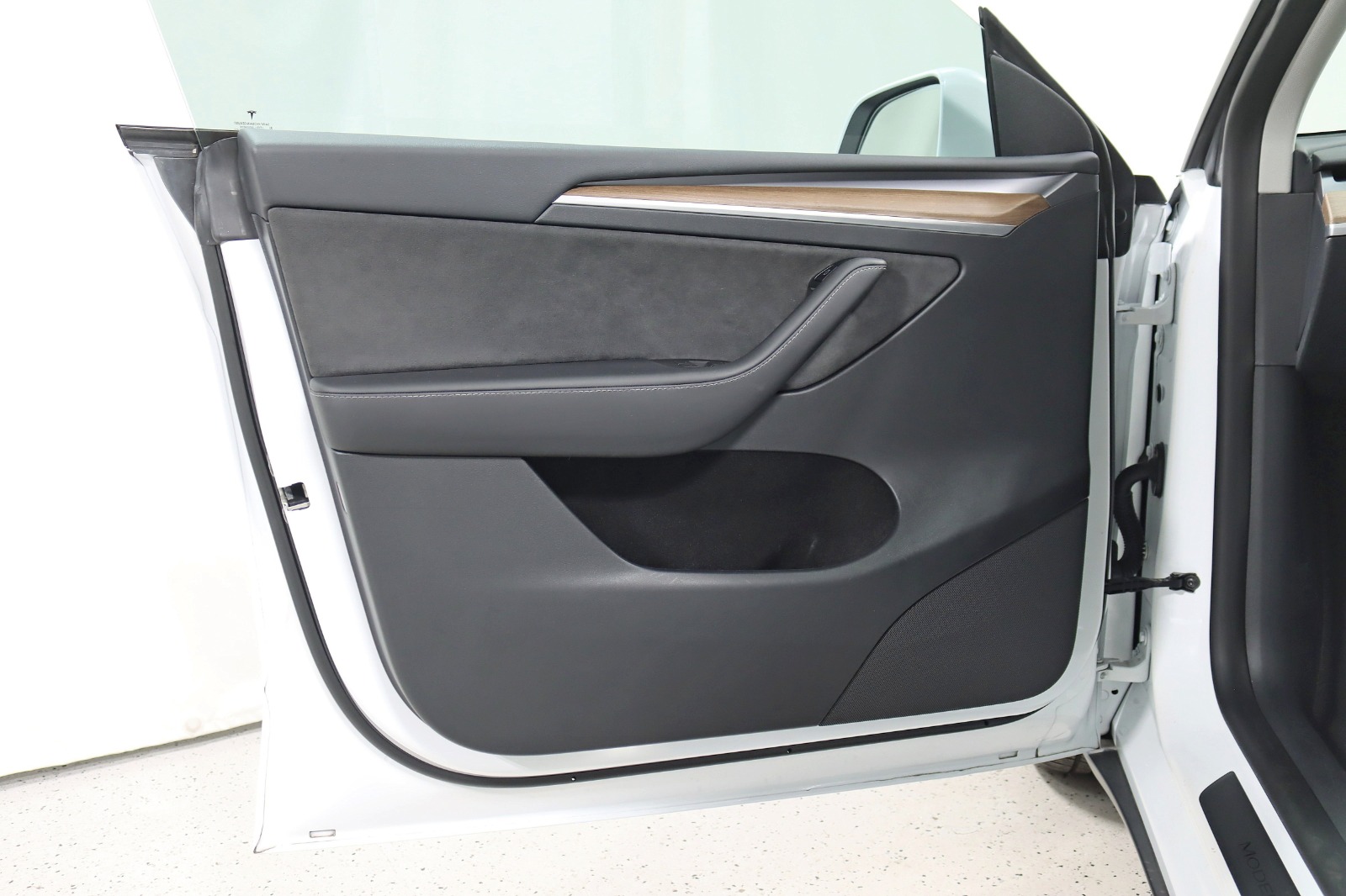 2023 TESLA MODEL Y - Image 30