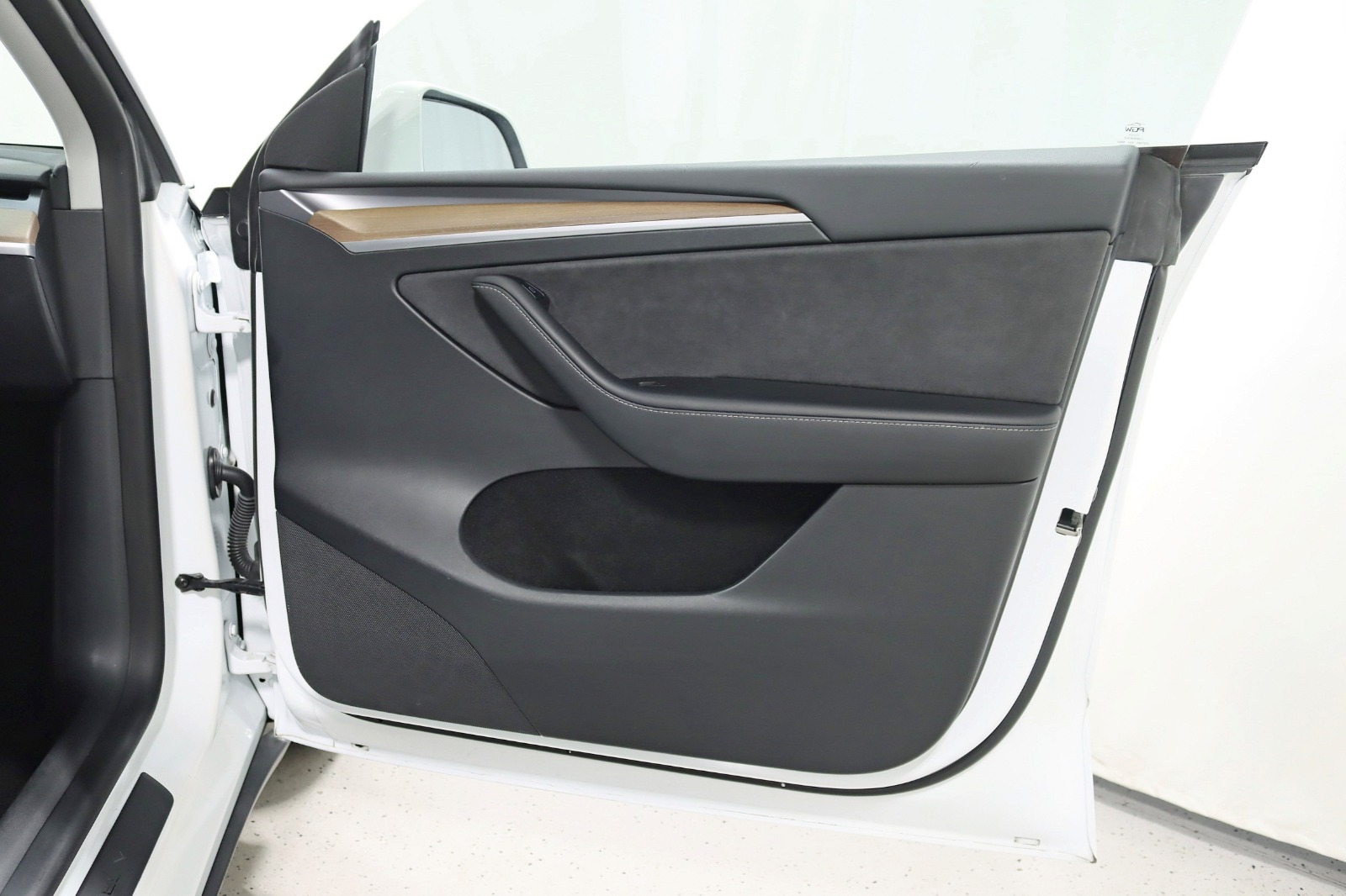 2023 TESLA MODEL Y - Image 31