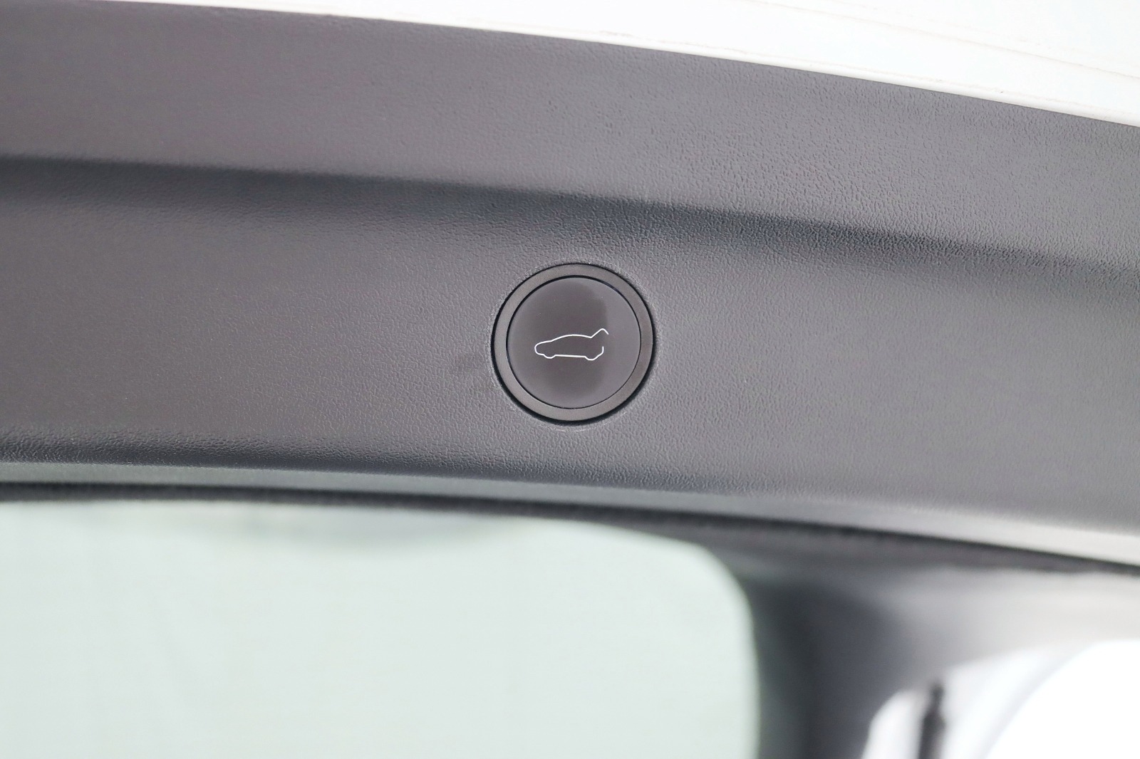 2023 TESLA MODEL Y - Image 35