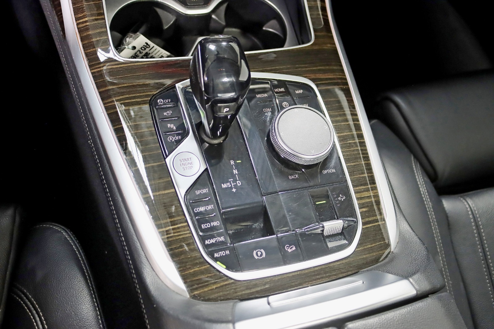 2020 BMW X7 - Image 28