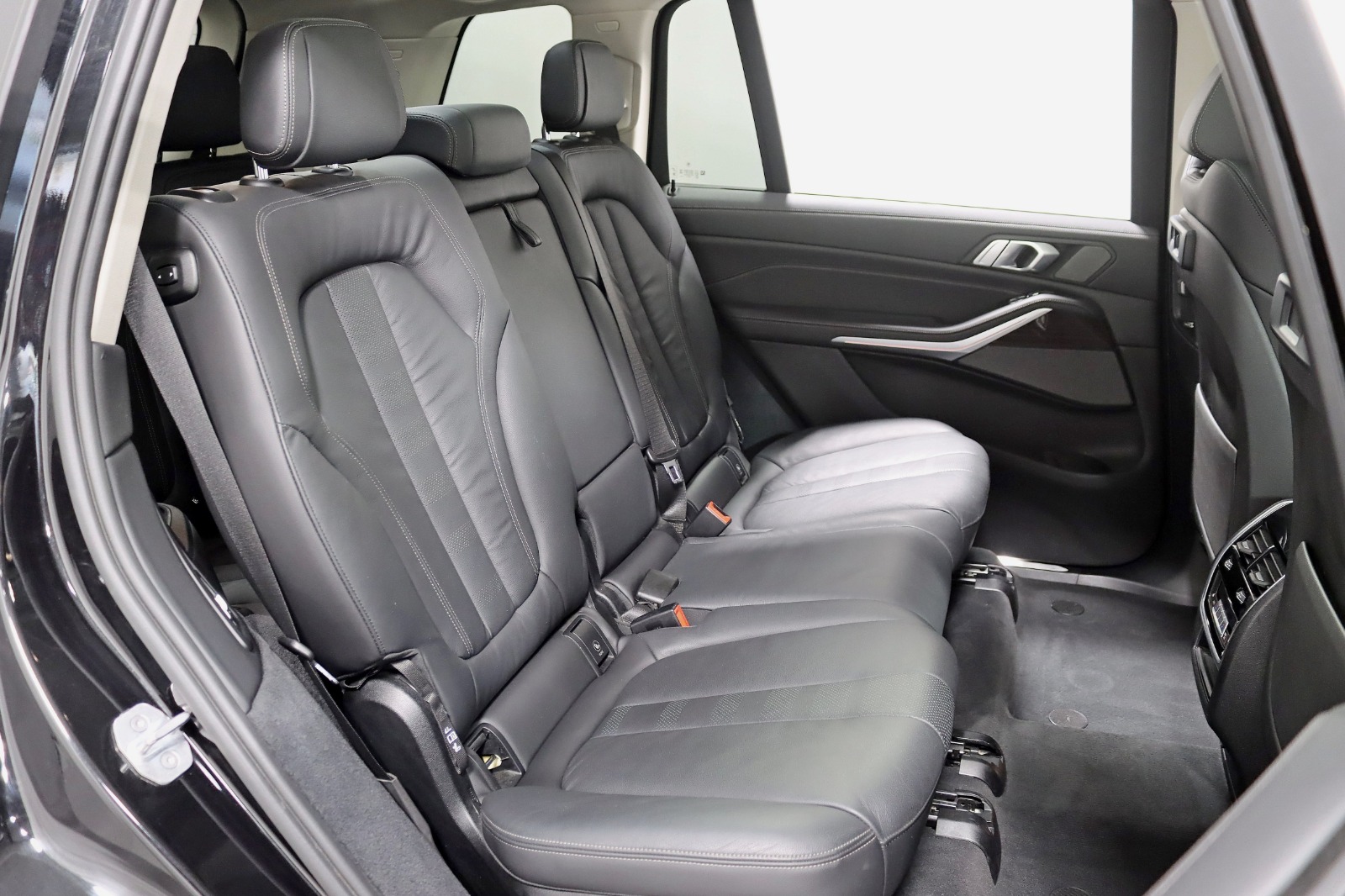 2020 BMW X7 - Image 33