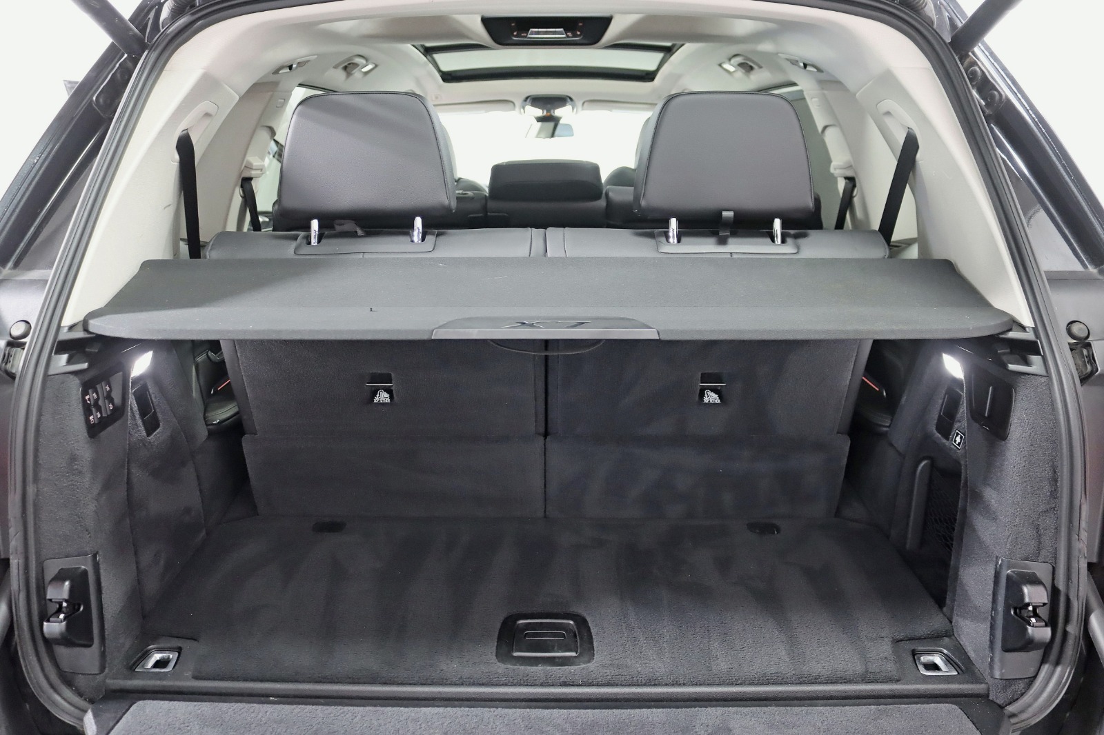 2020 BMW X7 - Image 44