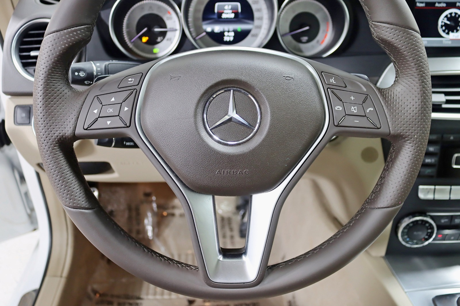 2013 MERCEDES-BENZ C-CLASS - Image 16