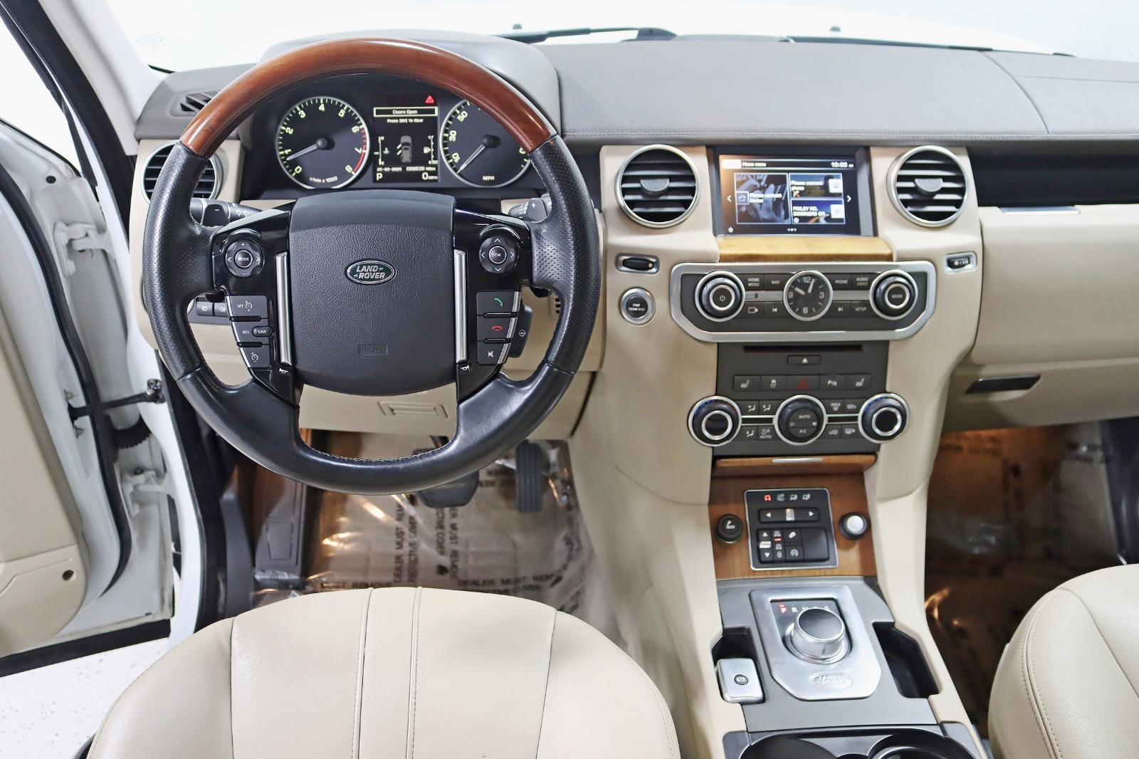 2016 LAND ROVER LR4 - Image 16