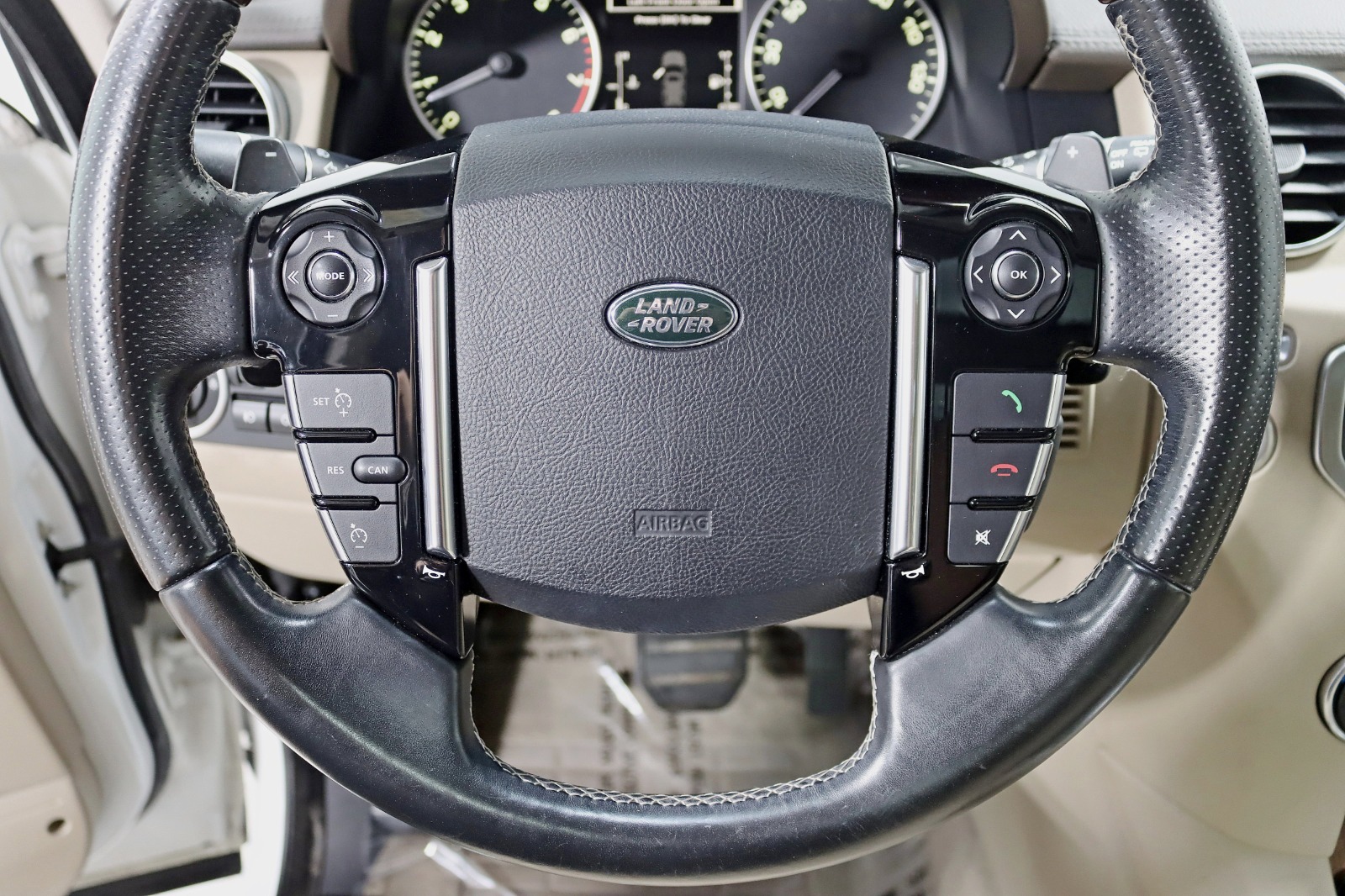 2016 LAND ROVER LR4 - Image 17