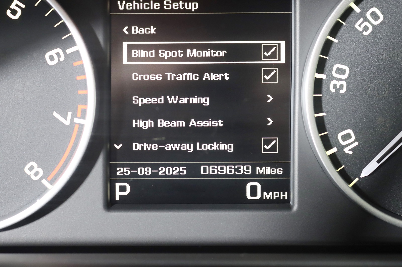 2016 LAND ROVER LR4 - Image 18