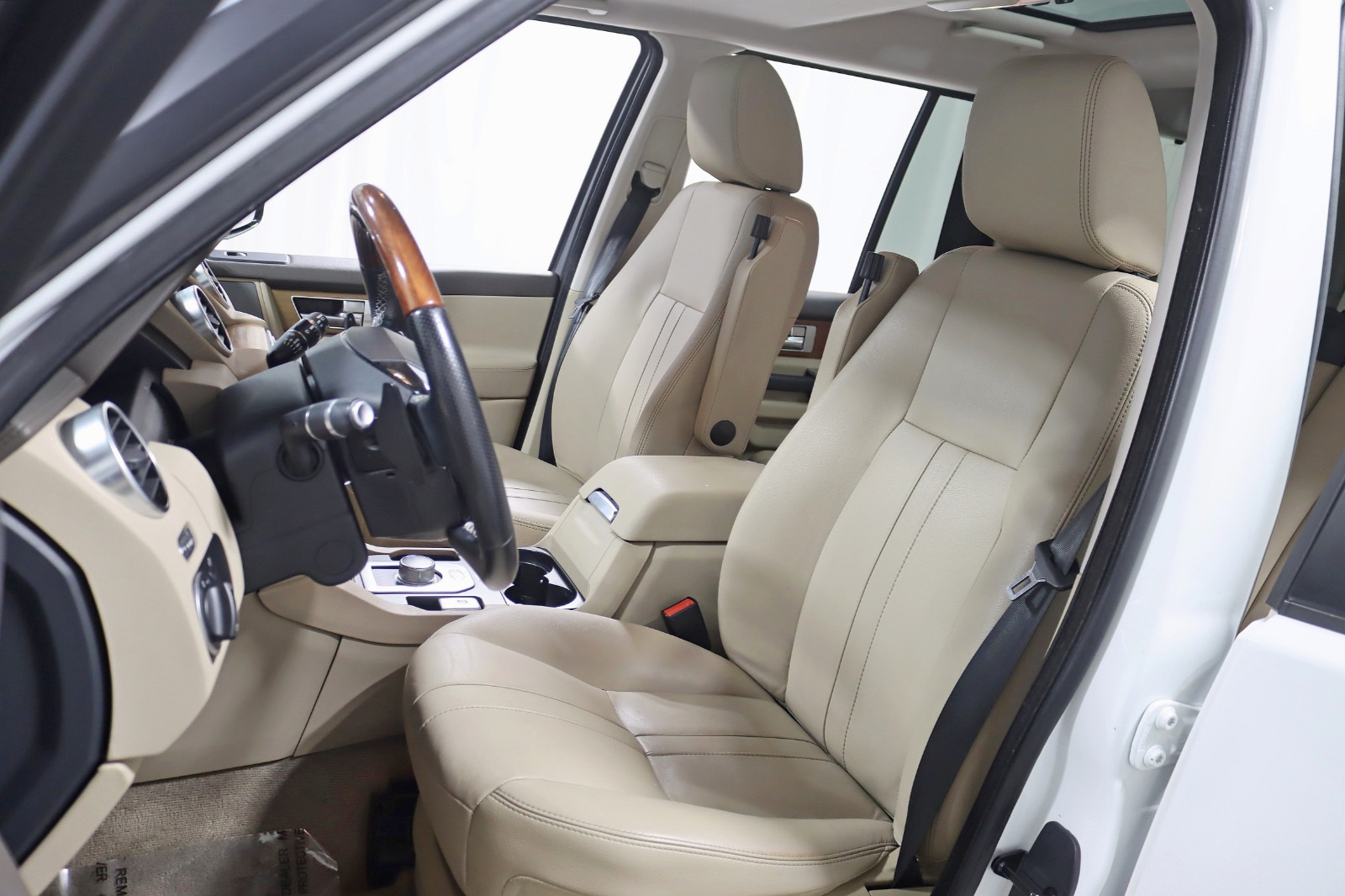 2016 LAND ROVER LR4 - Image 28