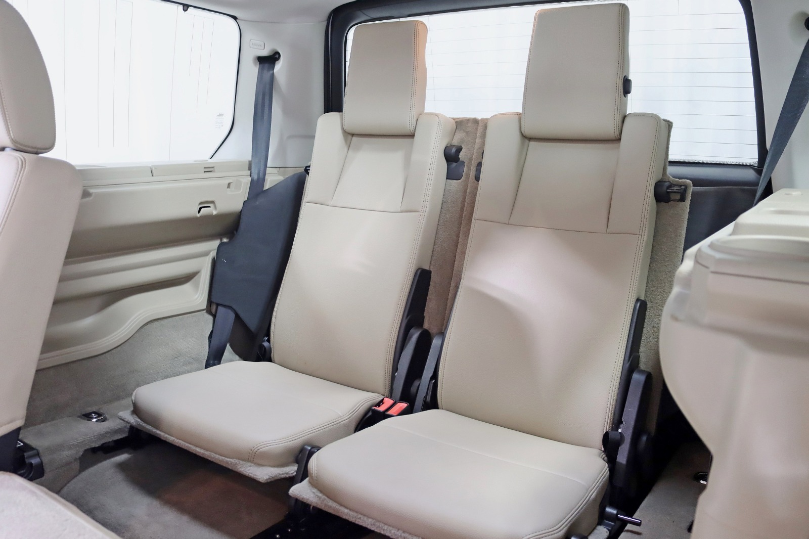 2016 LAND ROVER LR4 - Image 32