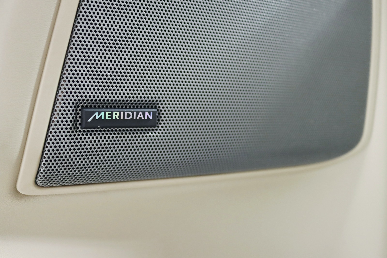 2016 LAND ROVER LR4 - Image 35