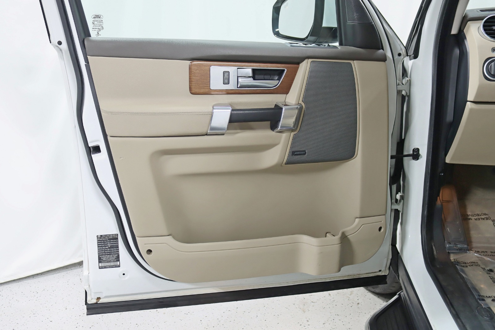 2016 LAND ROVER LR4 - Image 36