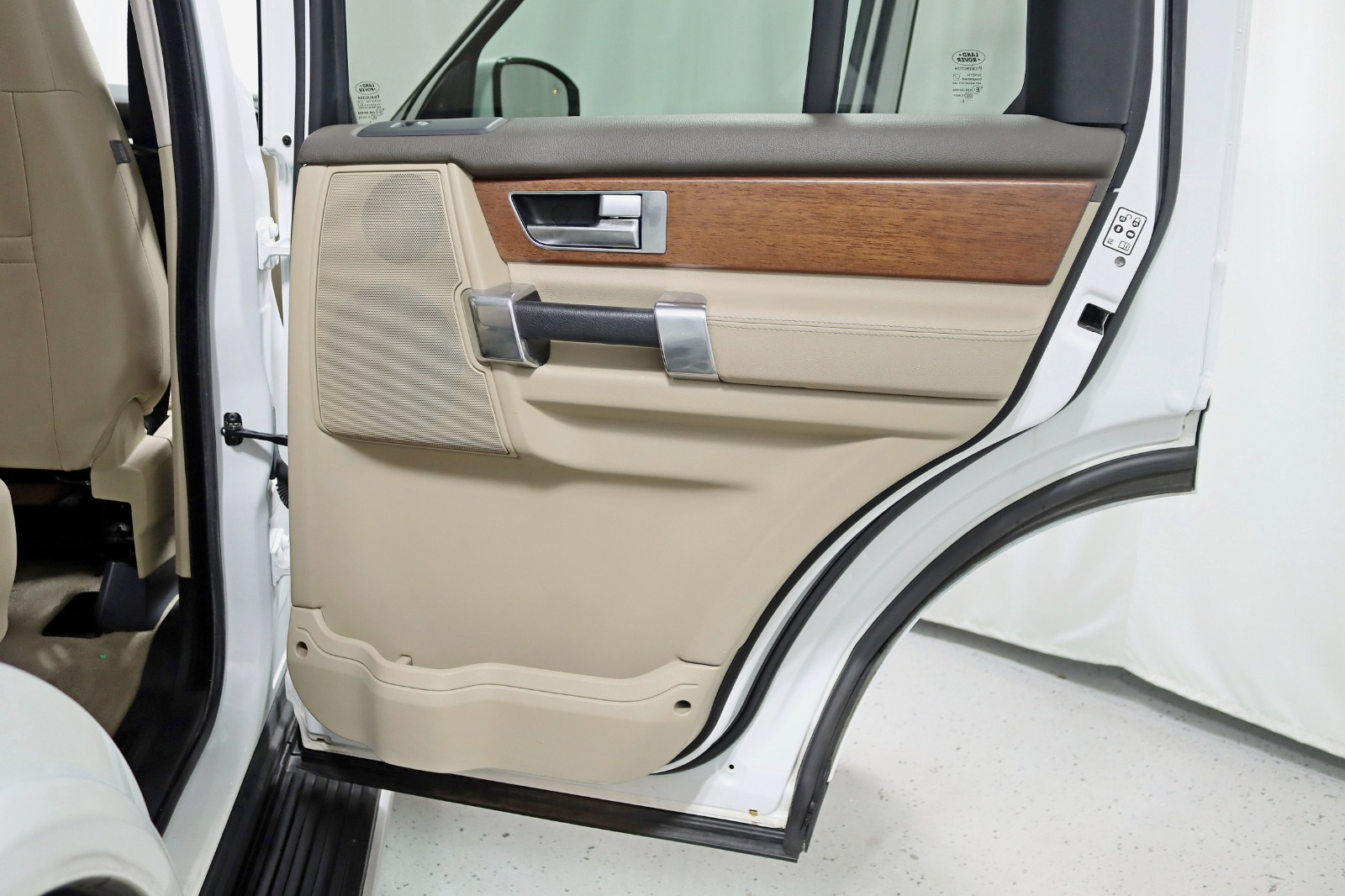 2016 LAND ROVER LR4 - Image 39