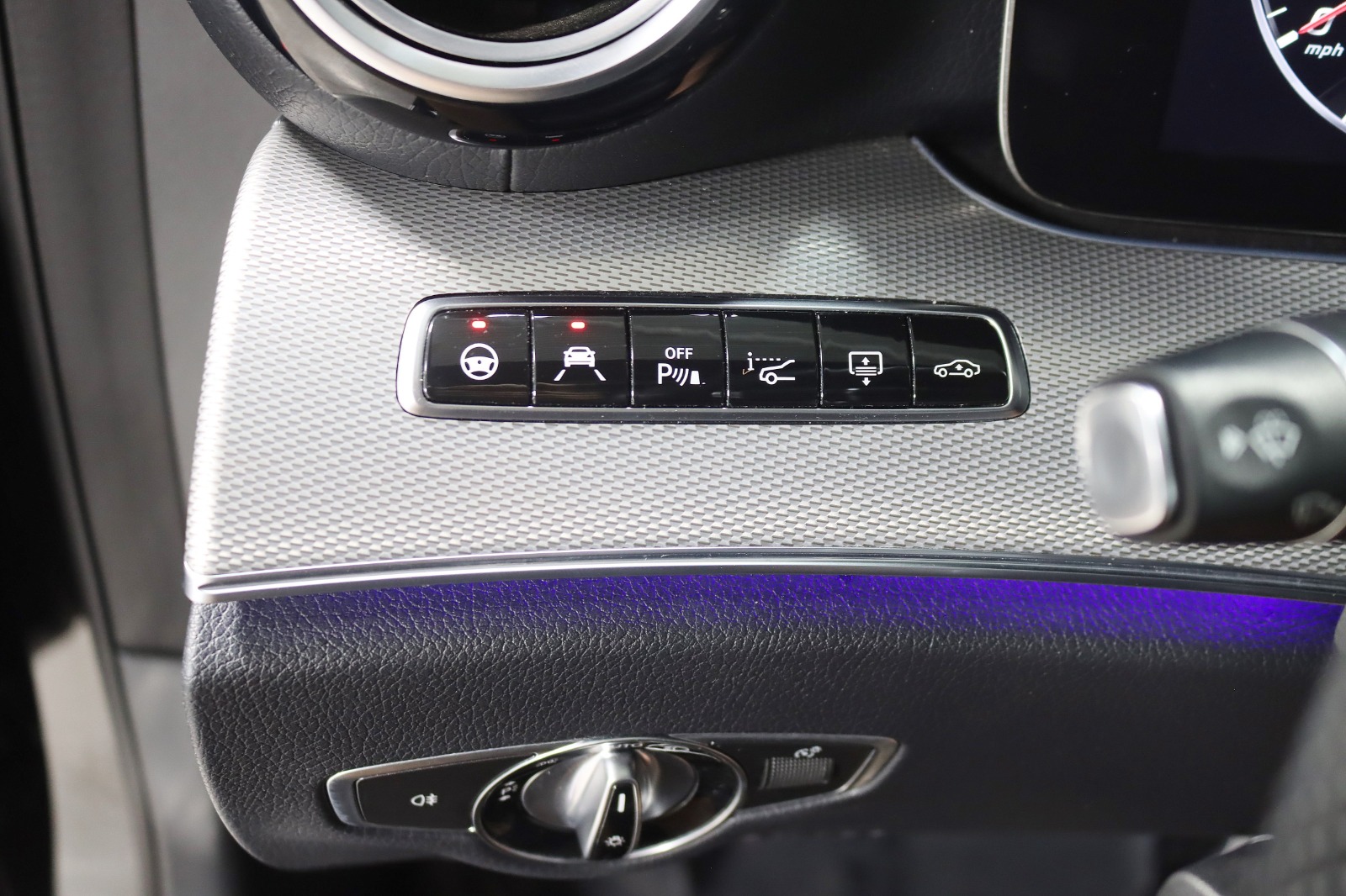 2018 MERCEDES-BENZ E-CLASS - Image 17