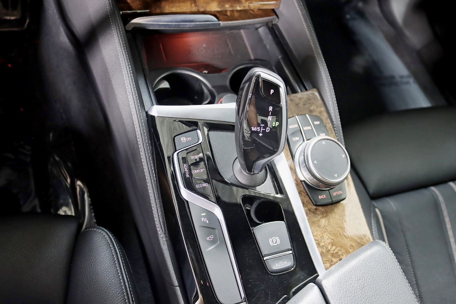 2019 BMW M550I - Image 30