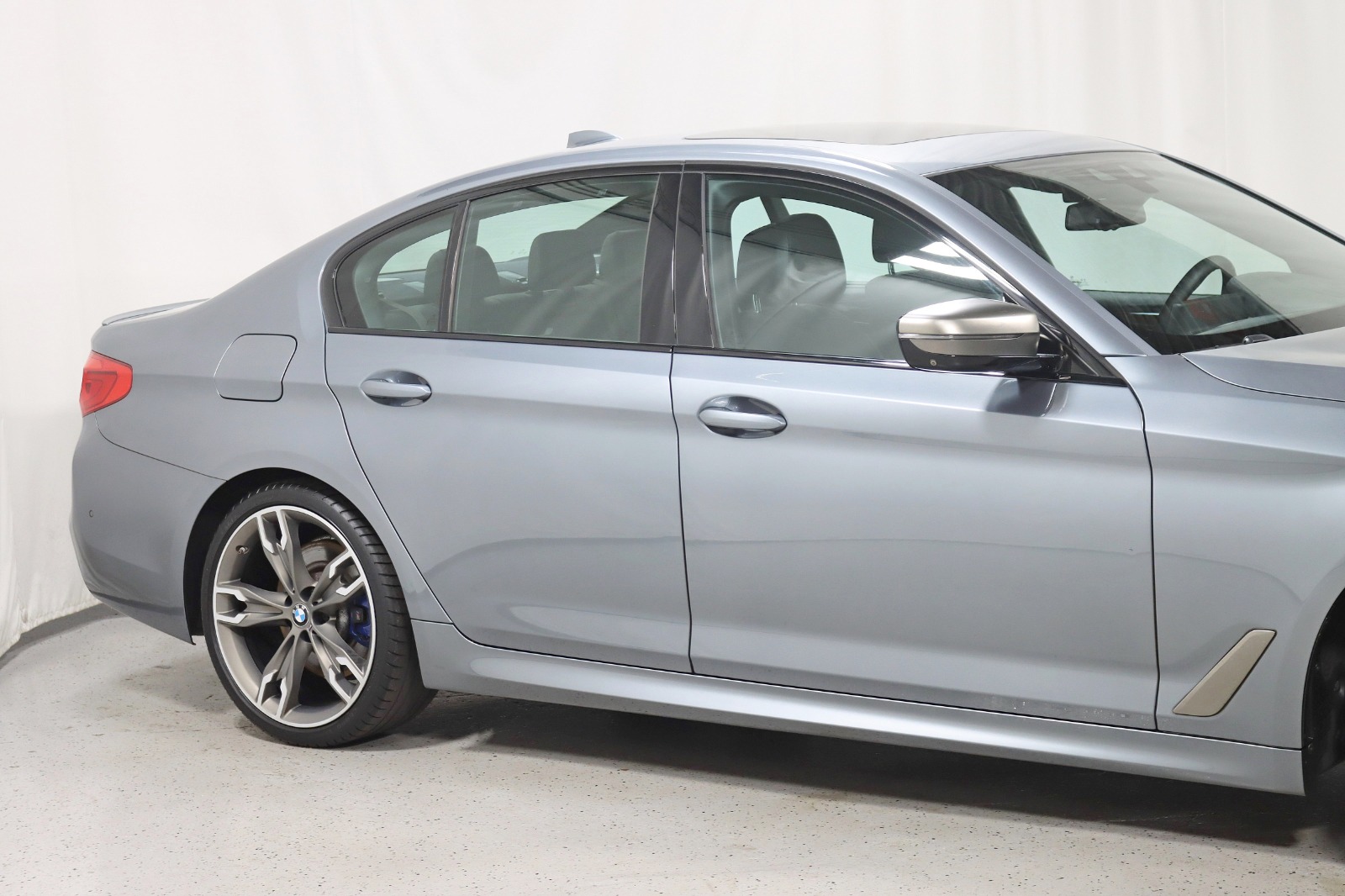 2019 BMW M550I - Image 4