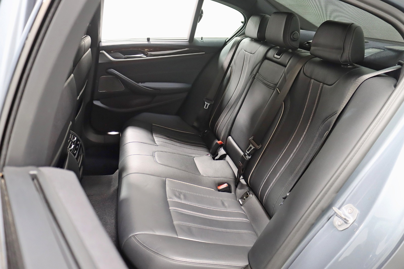 2019 BMW M550I - Image 33