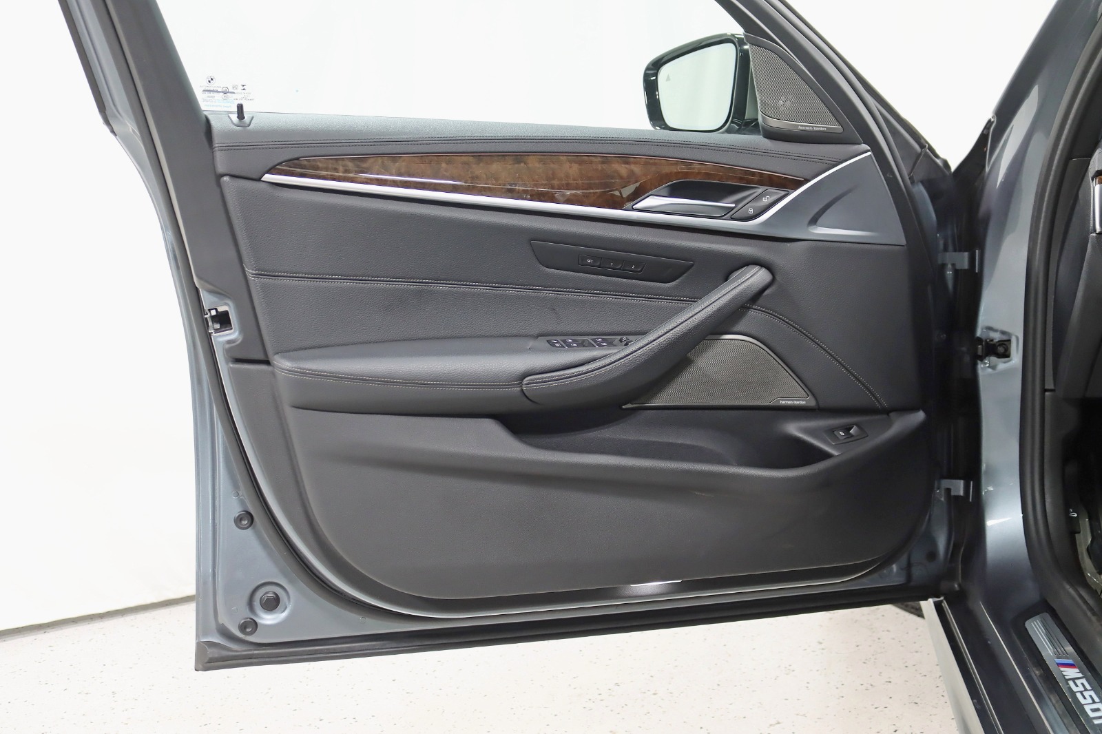 2019 BMW M550I - Image 39