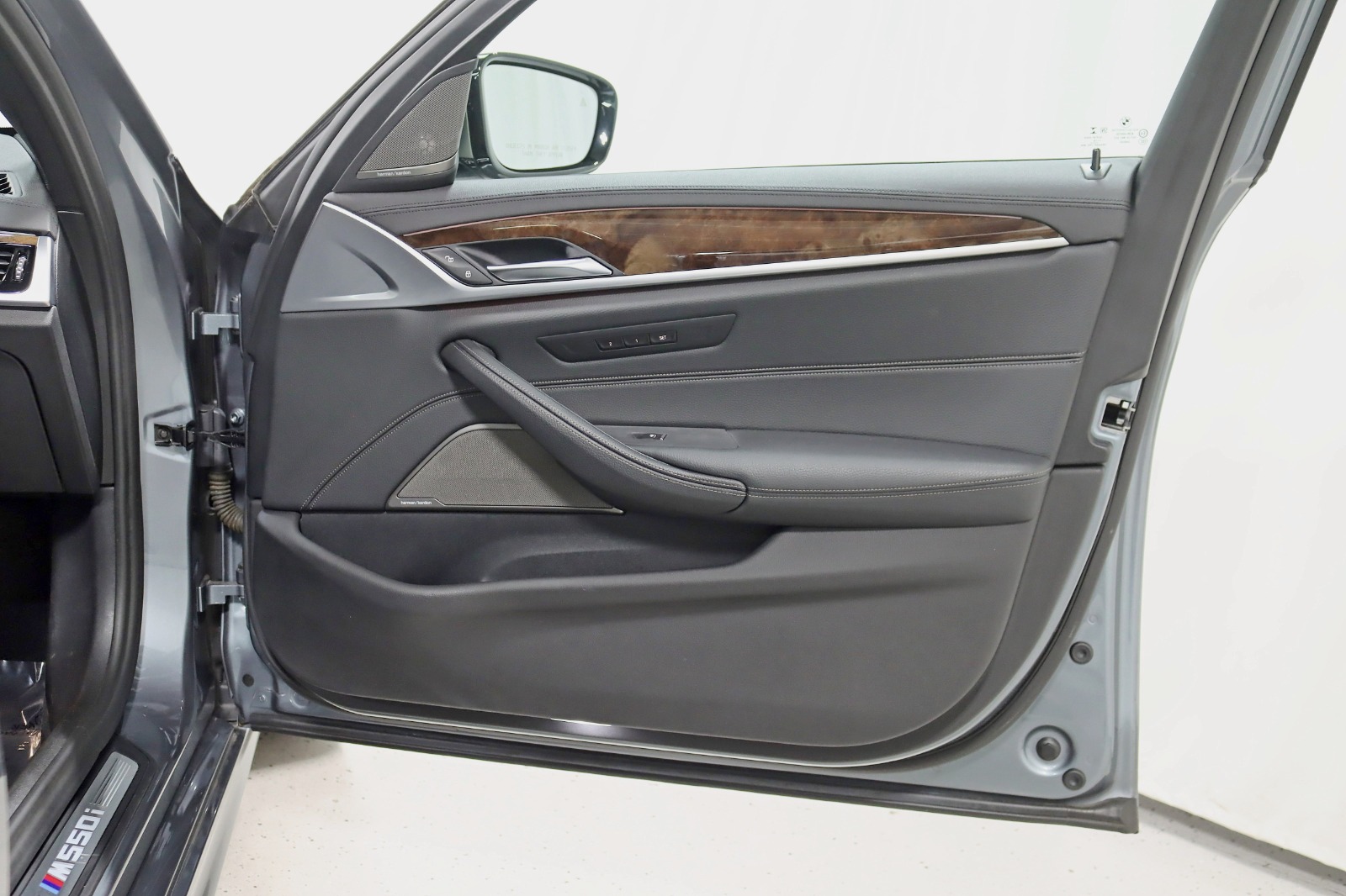 2019 BMW M550I - Image 40