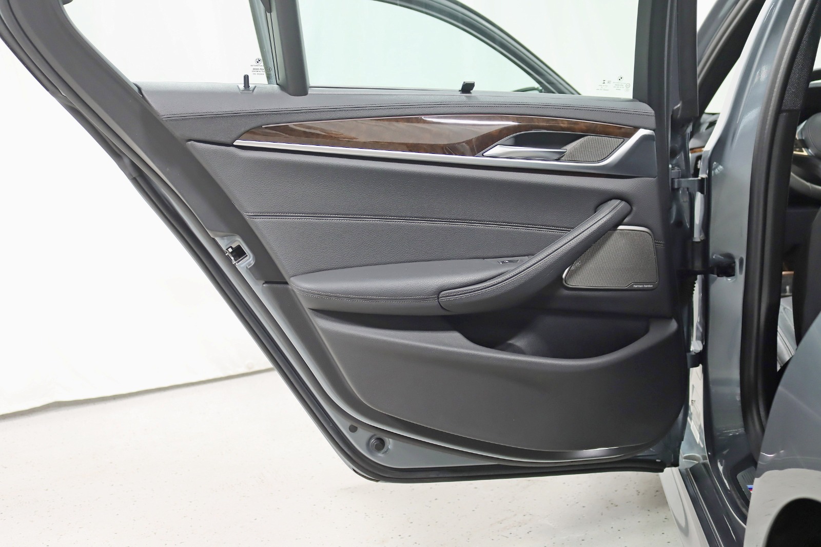 2019 BMW M550I - Image 41