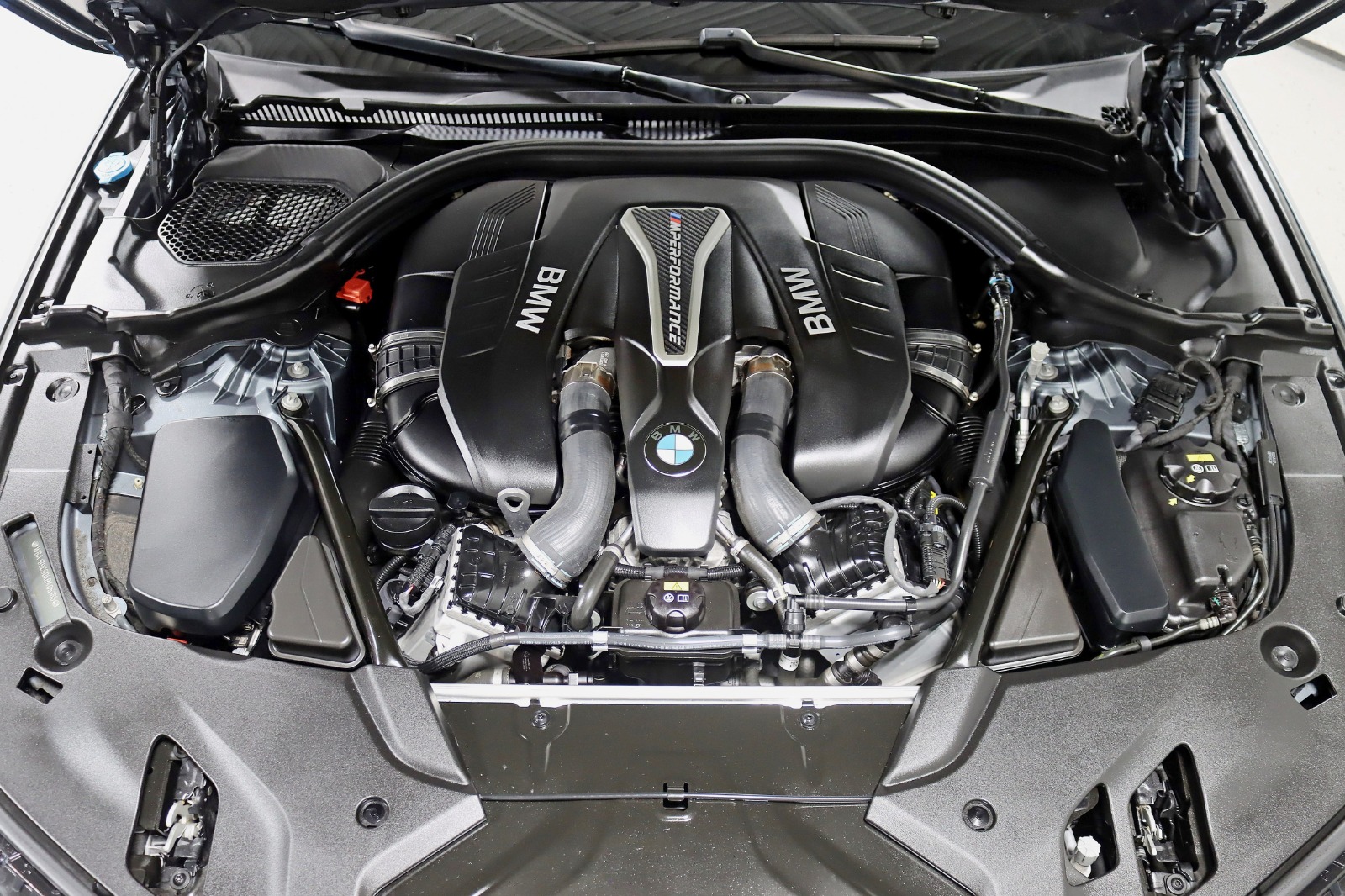 2019 BMW M550I - Image 47