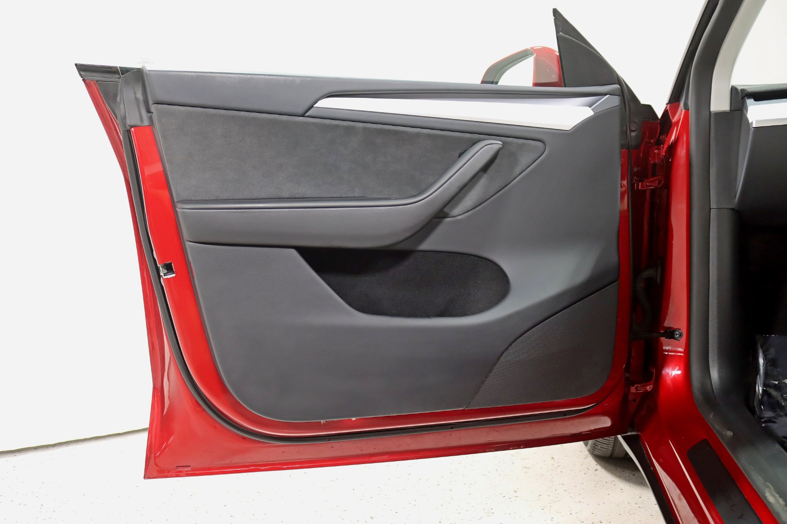 2024 TESLA MODEL Y - Image 34