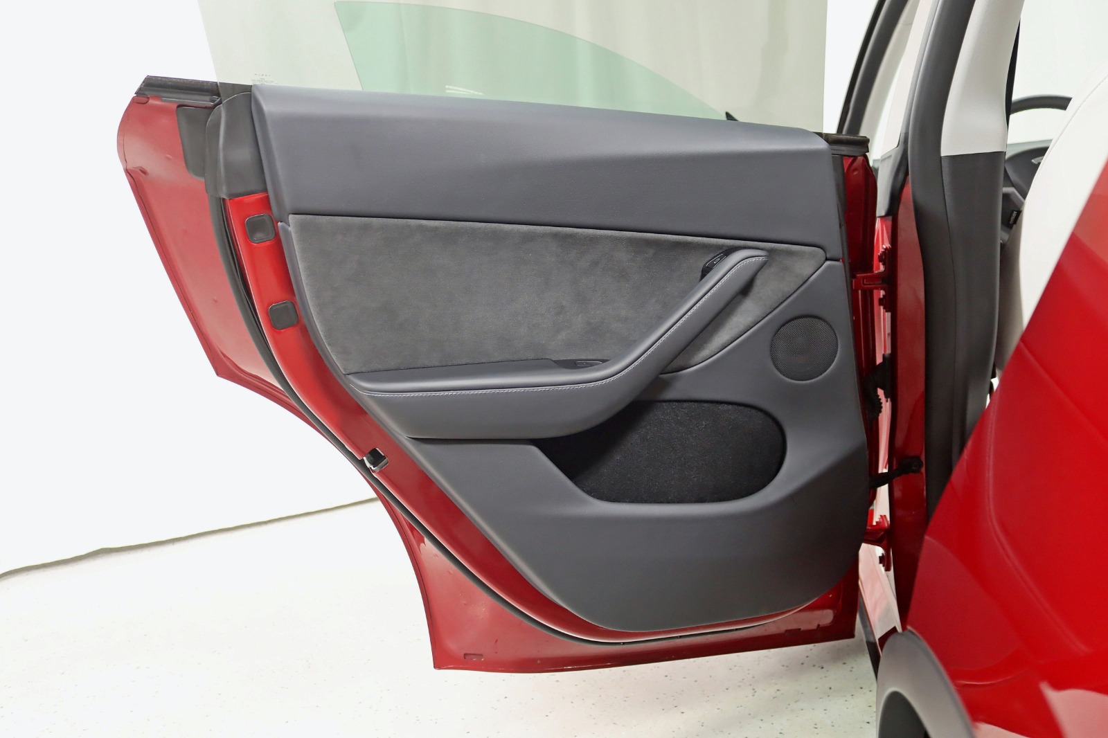 2024 TESLA MODEL Y - Image 36