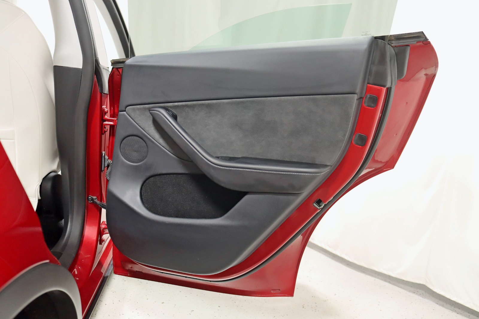 2024 TESLA MODEL Y - Image 37