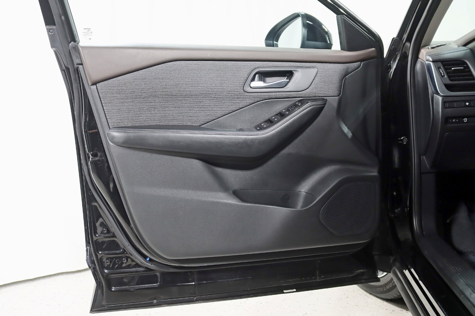 2023 NISSAN ROGUE - Image 27