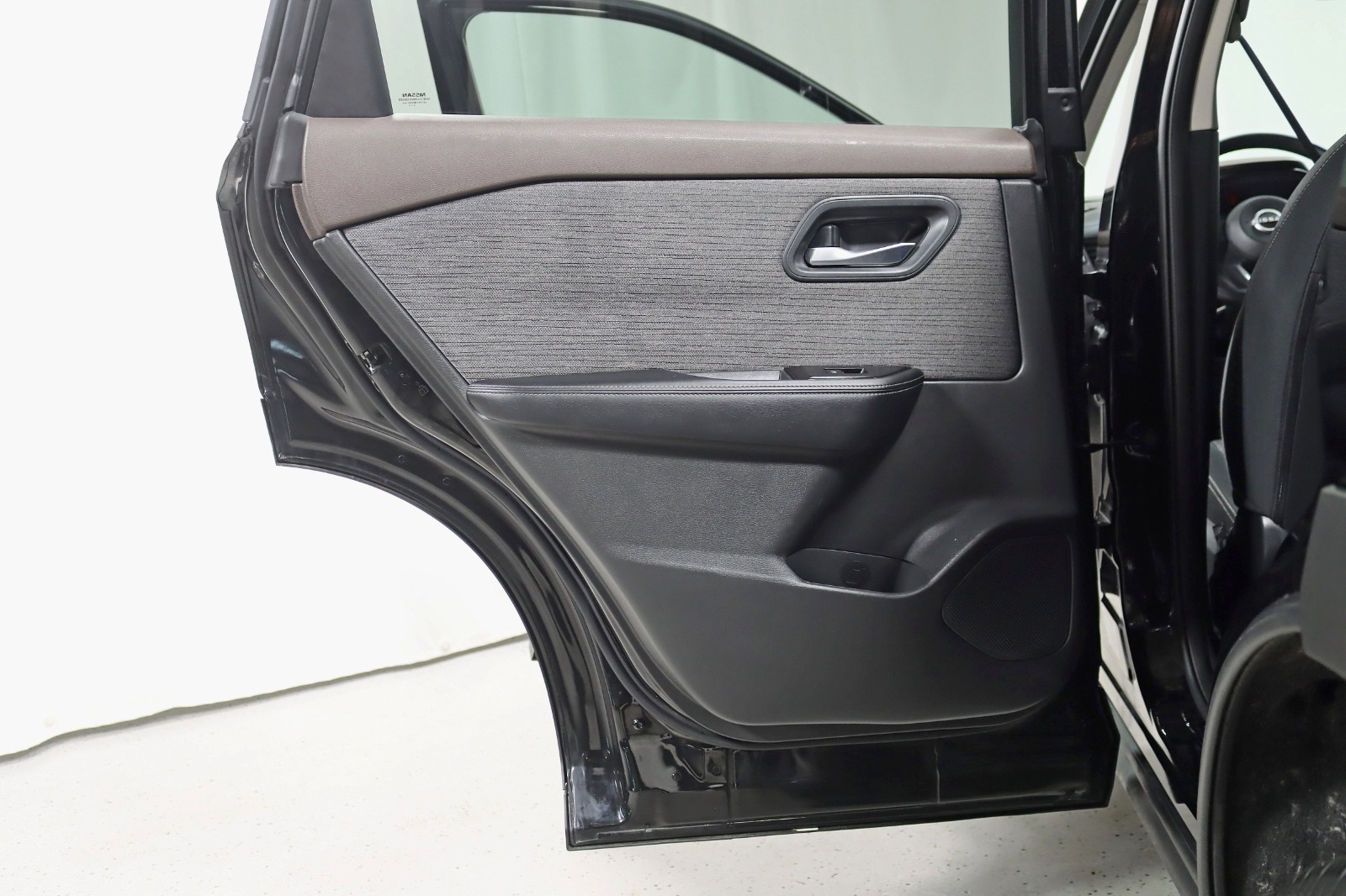 2023 NISSAN ROGUE - Image 29