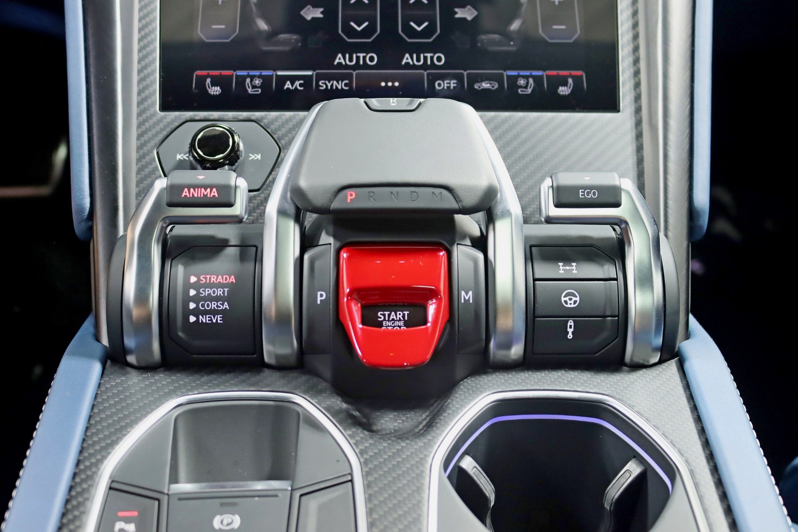 2024 LAMBORGHINI URUS - Image 29