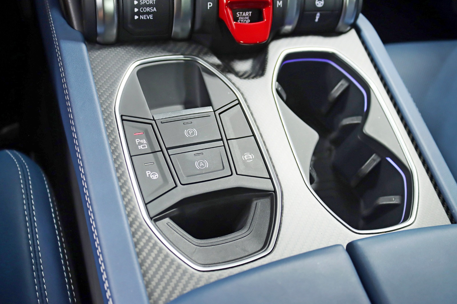 2024 LAMBORGHINI URUS - Image 30