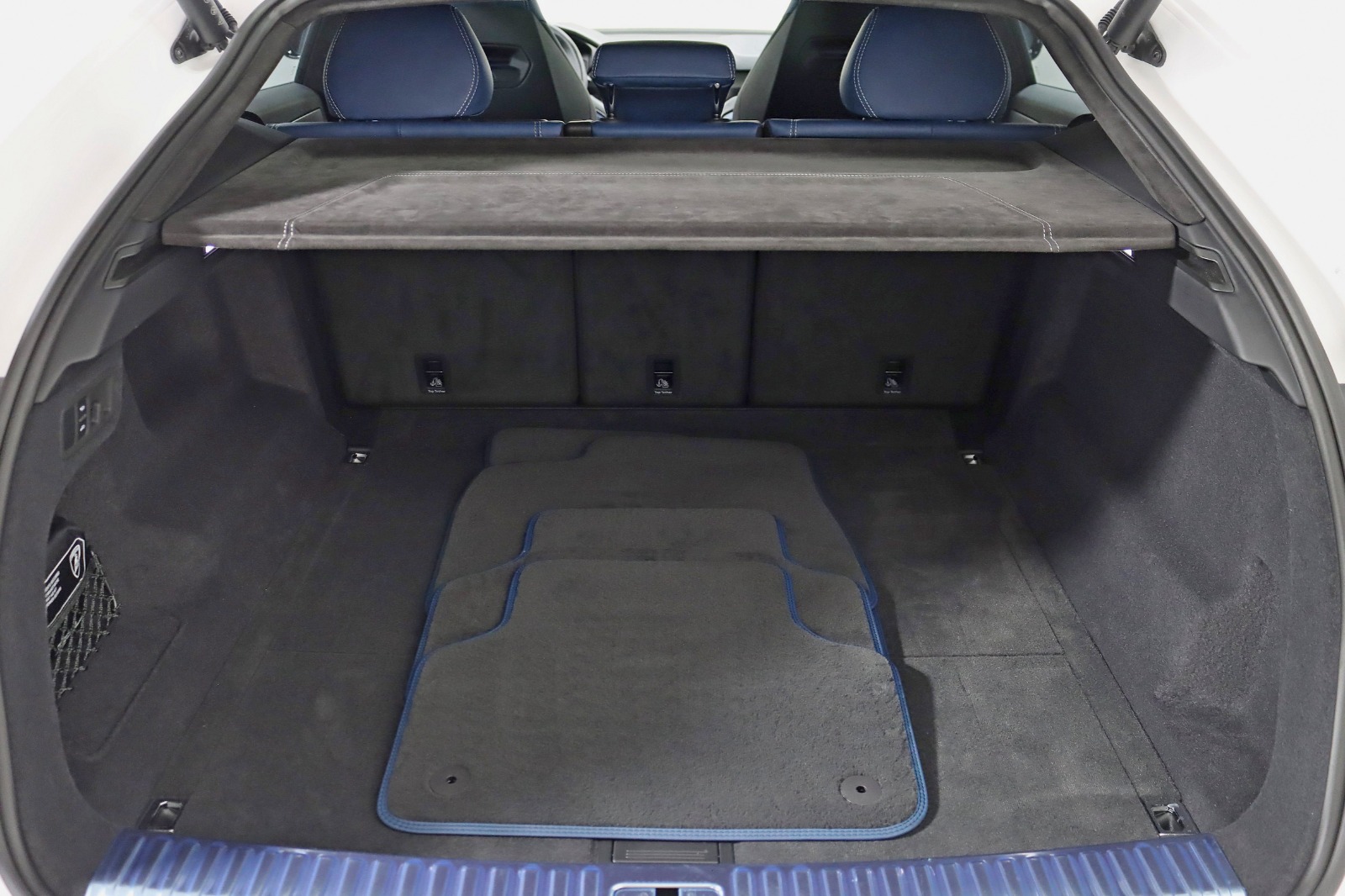 2024 LAMBORGHINI URUS - Image 46