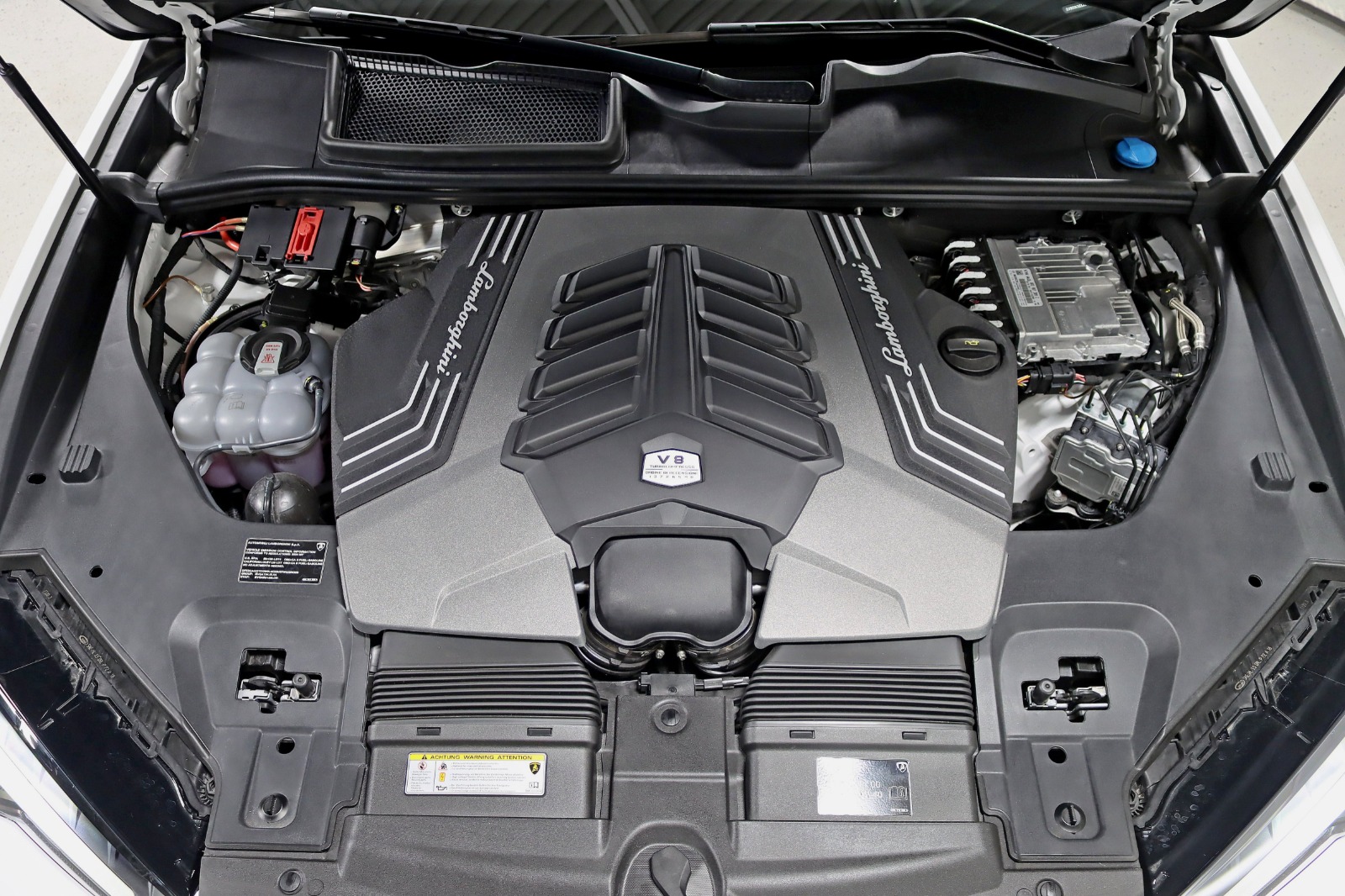 2024 LAMBORGHINI URUS - Image 48