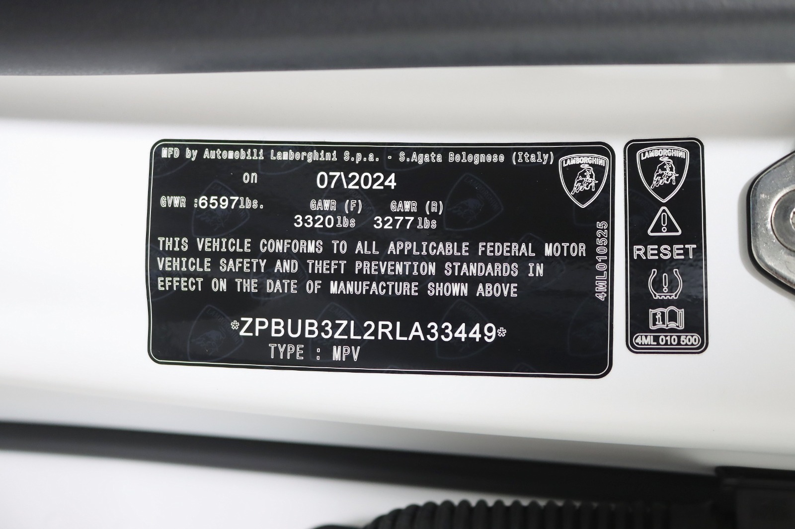 2024 LAMBORGHINI URUS - Image 49