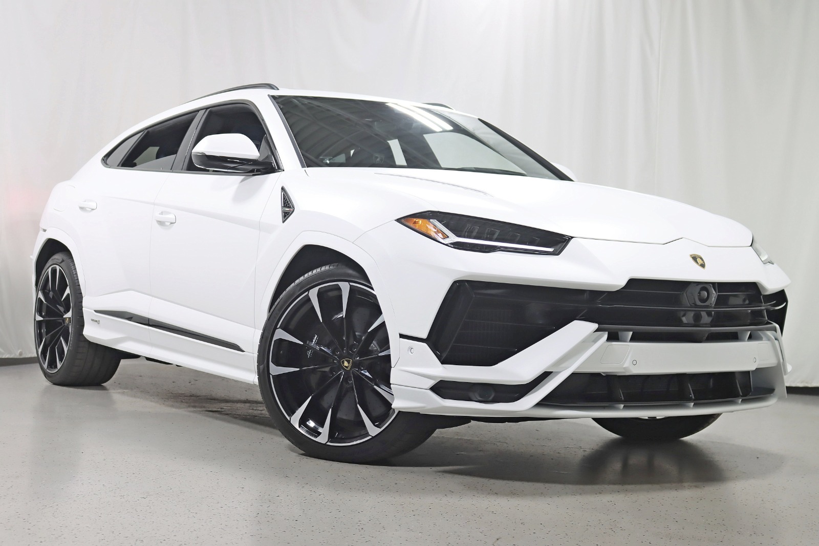 2024 LAMBORGHINI URUS - Image 8
