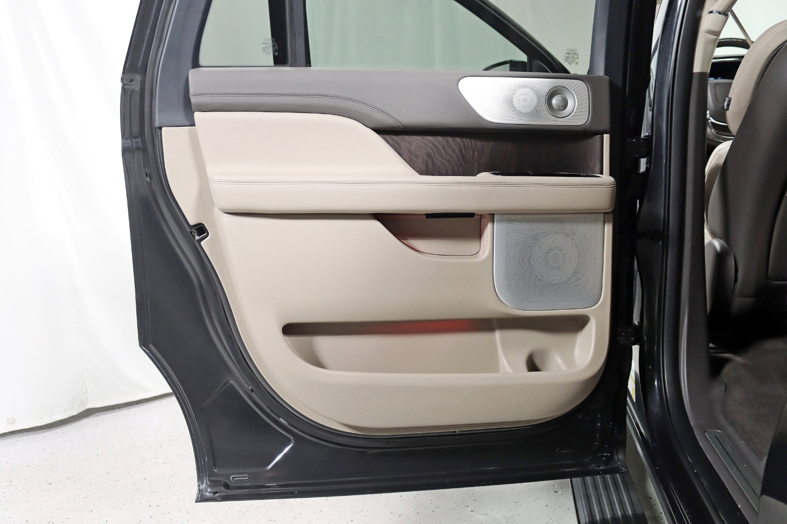 2022 LINCOLN NAVIGATOR L - Image 42