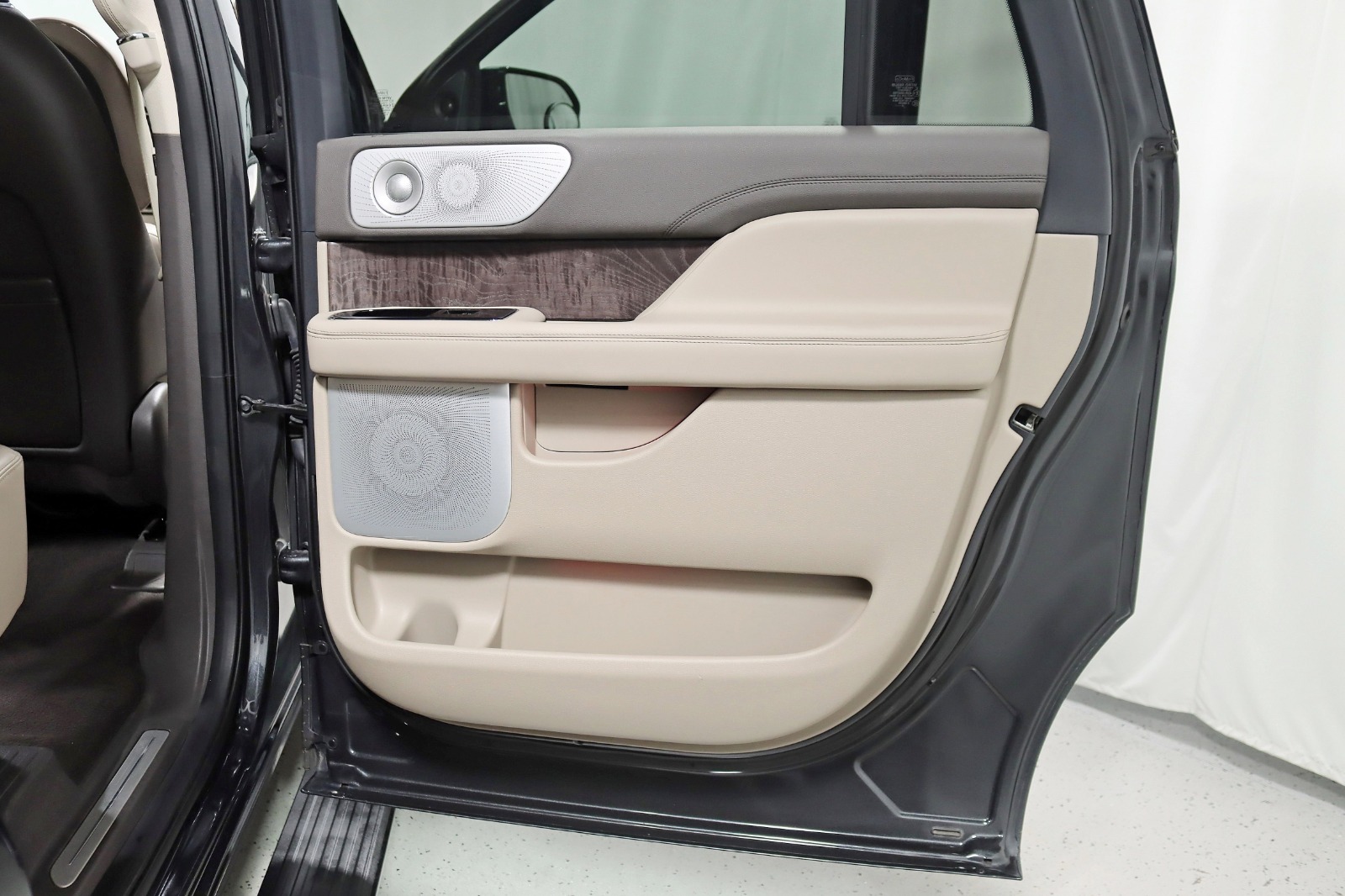 2022 LINCOLN NAVIGATOR L - Image 43