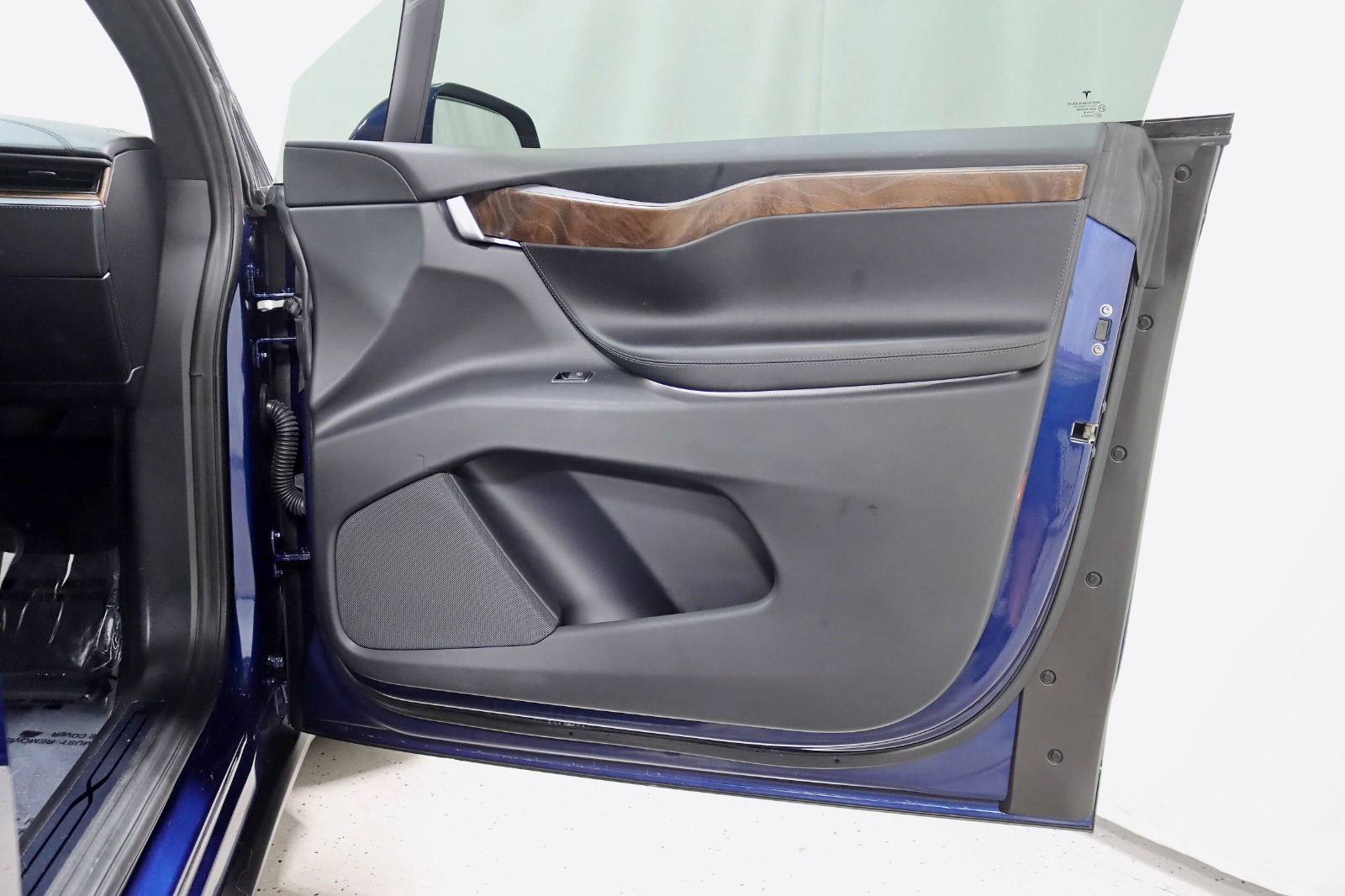 2018 TESLA MODEL X - Image 32