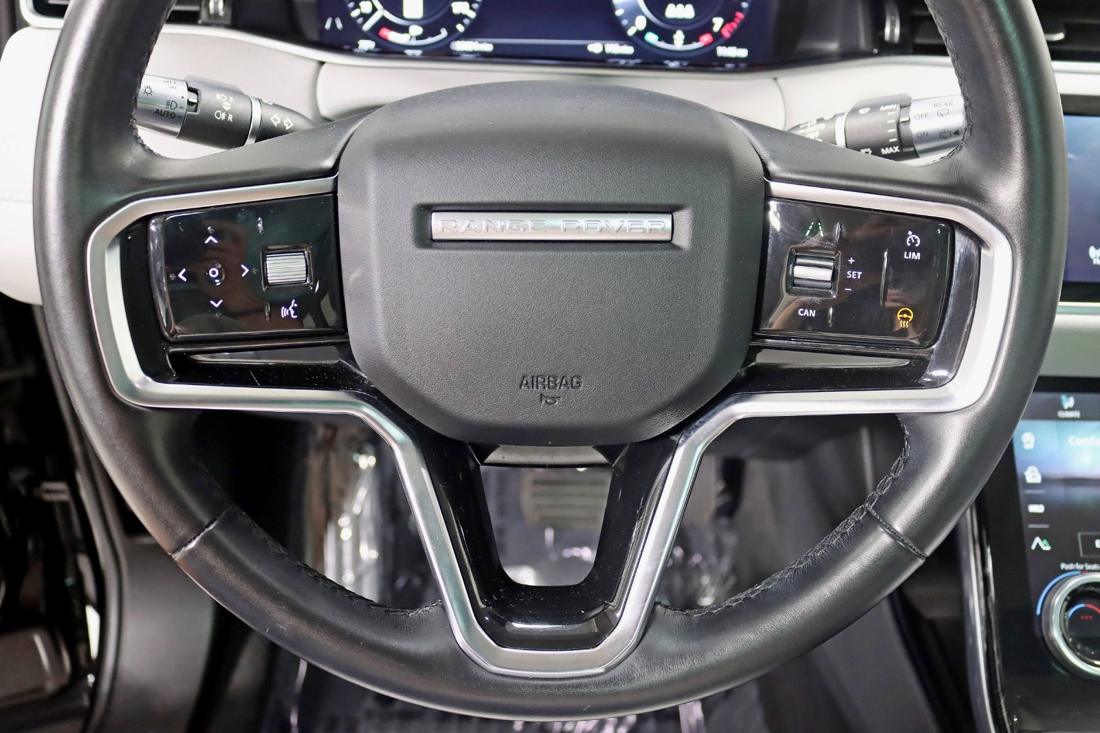 2021 LAND ROVER RANGE ROVER EVOQUE - Image 17