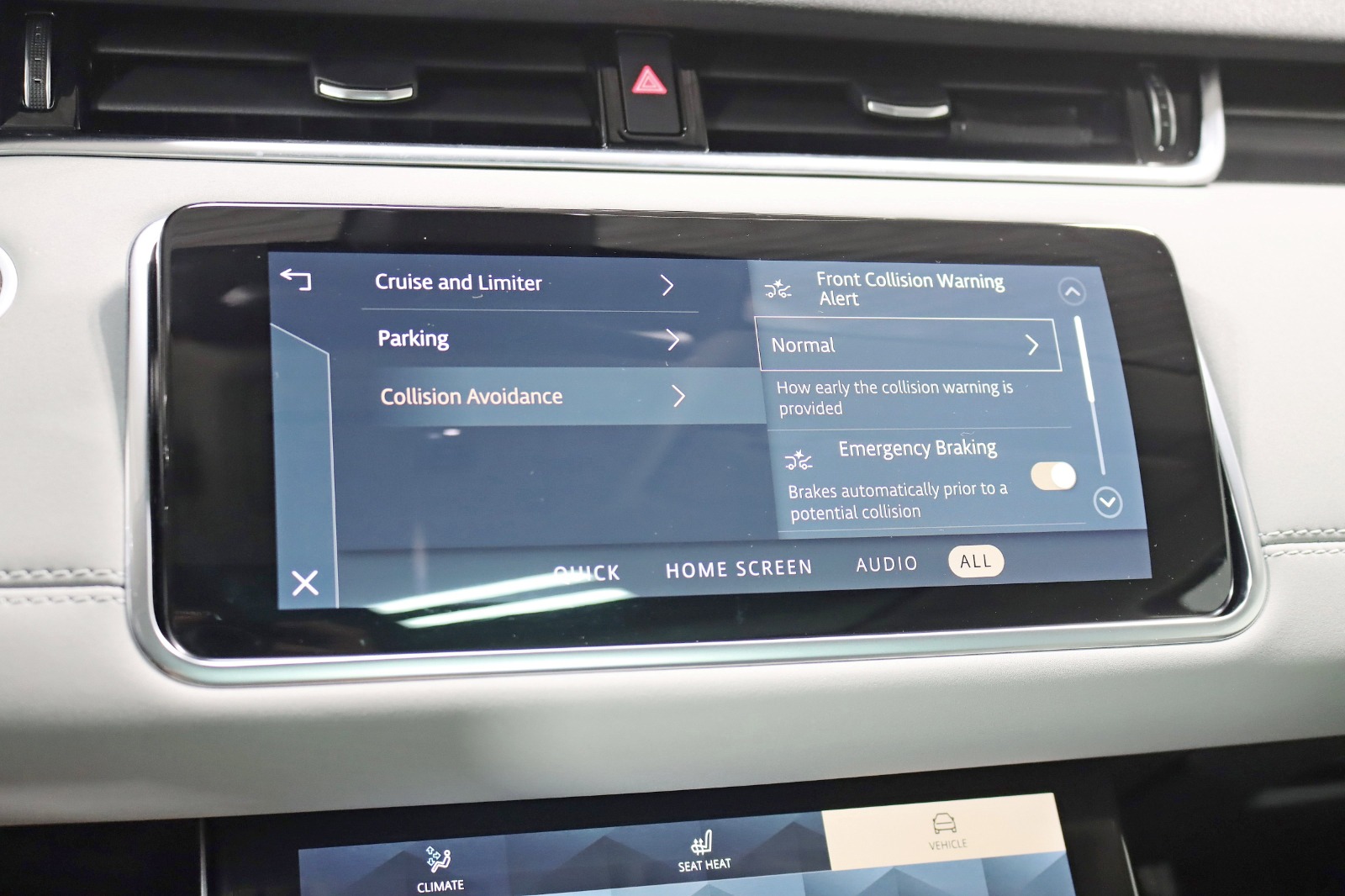 2021 LAND ROVER RANGE ROVER EVOQUE - Image 25