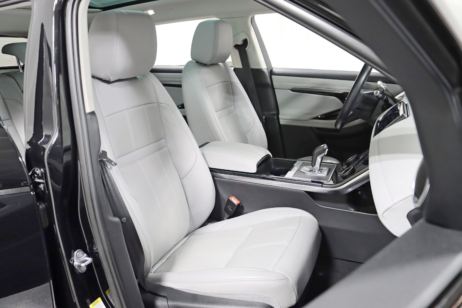 2021 LAND ROVER RANGE ROVER EVOQUE - Image 31