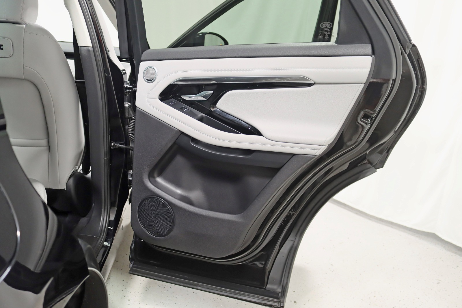 2021 LAND ROVER RANGE ROVER EVOQUE - Image 40