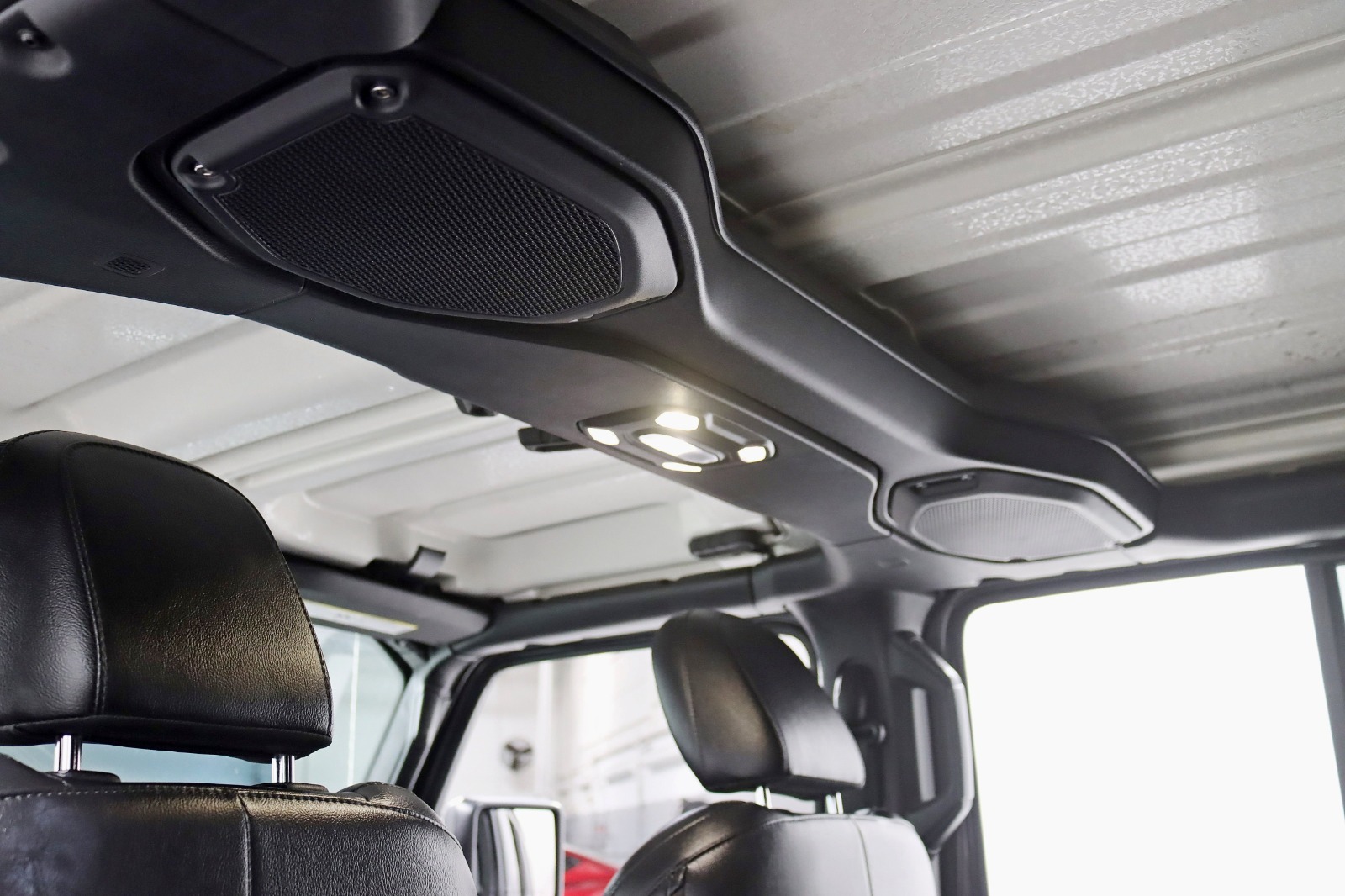 2021 JEEP WRANGLER - Image 28