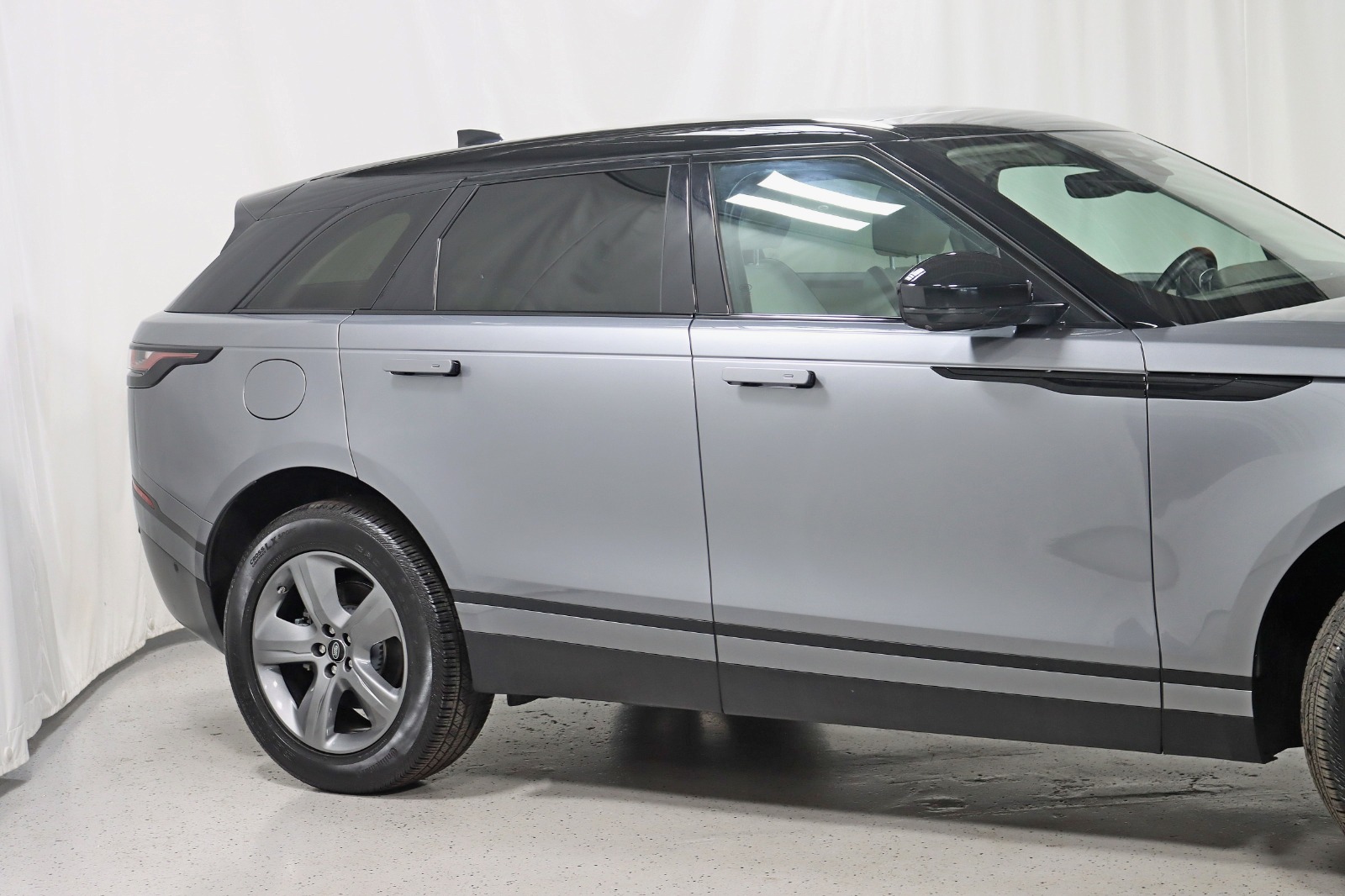 2021 LAND ROVER RANGE ROVER VELAR - Image 4