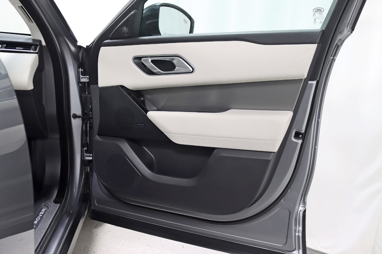 2021 LAND ROVER RANGE ROVER VELAR - Image 33