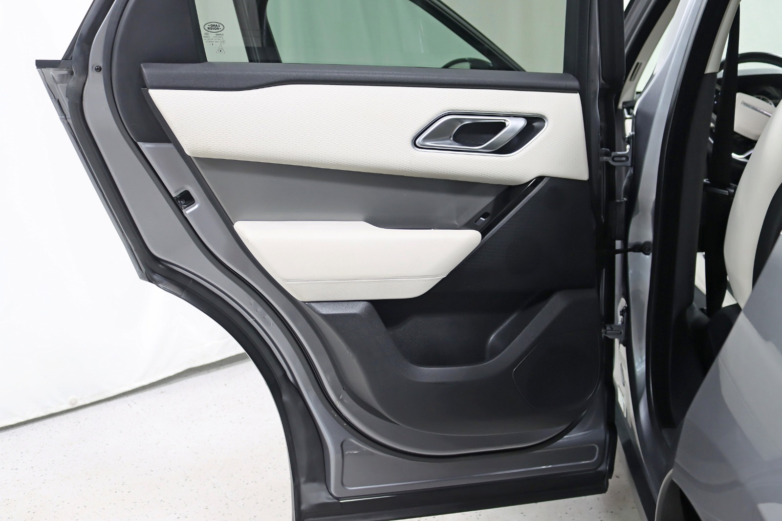 2021 LAND ROVER RANGE ROVER VELAR - Image 34