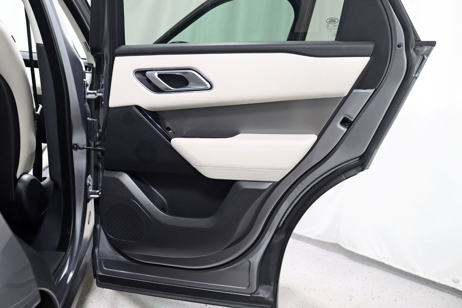 2021 LAND ROVER RANGE ROVER VELAR - Image 35