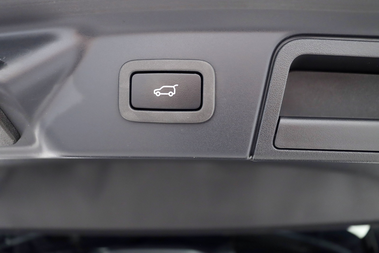 2021 LAND ROVER RANGE ROVER VELAR - Image 37