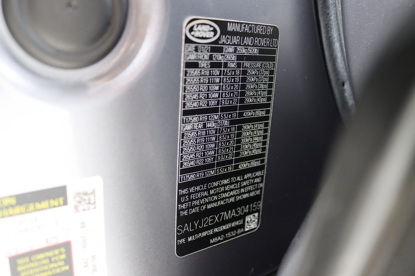 2021 LAND ROVER RANGE ROVER VELAR - Image 40