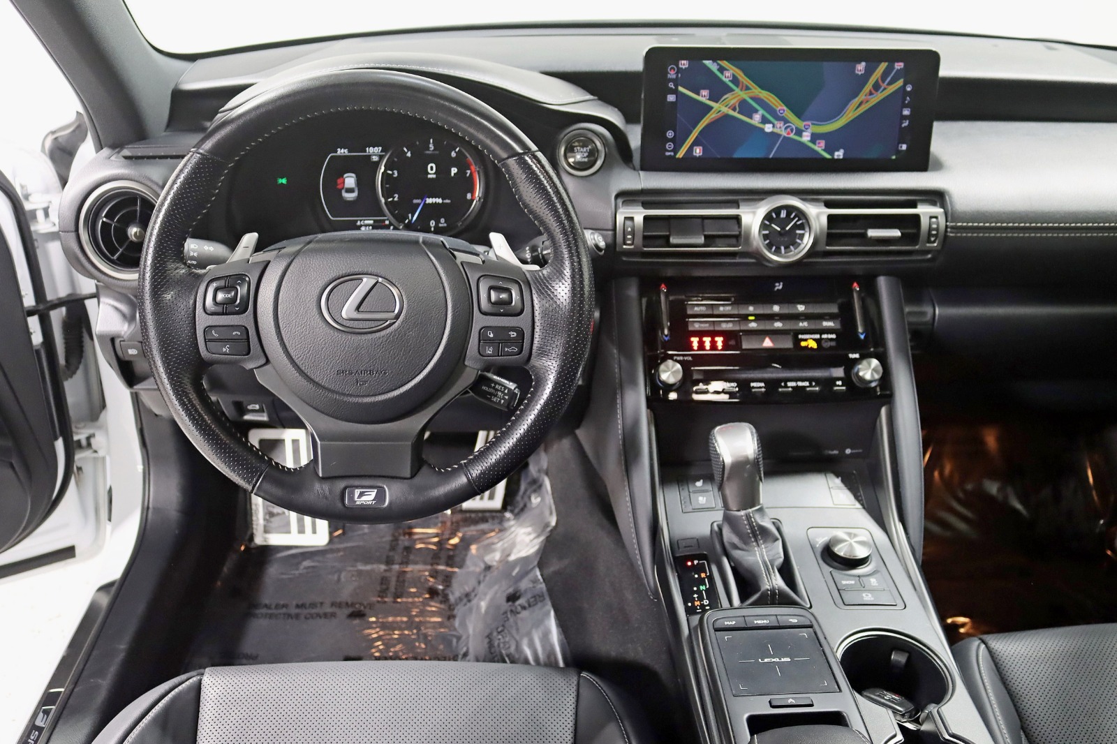 2022 LEXUS IS - Image 17