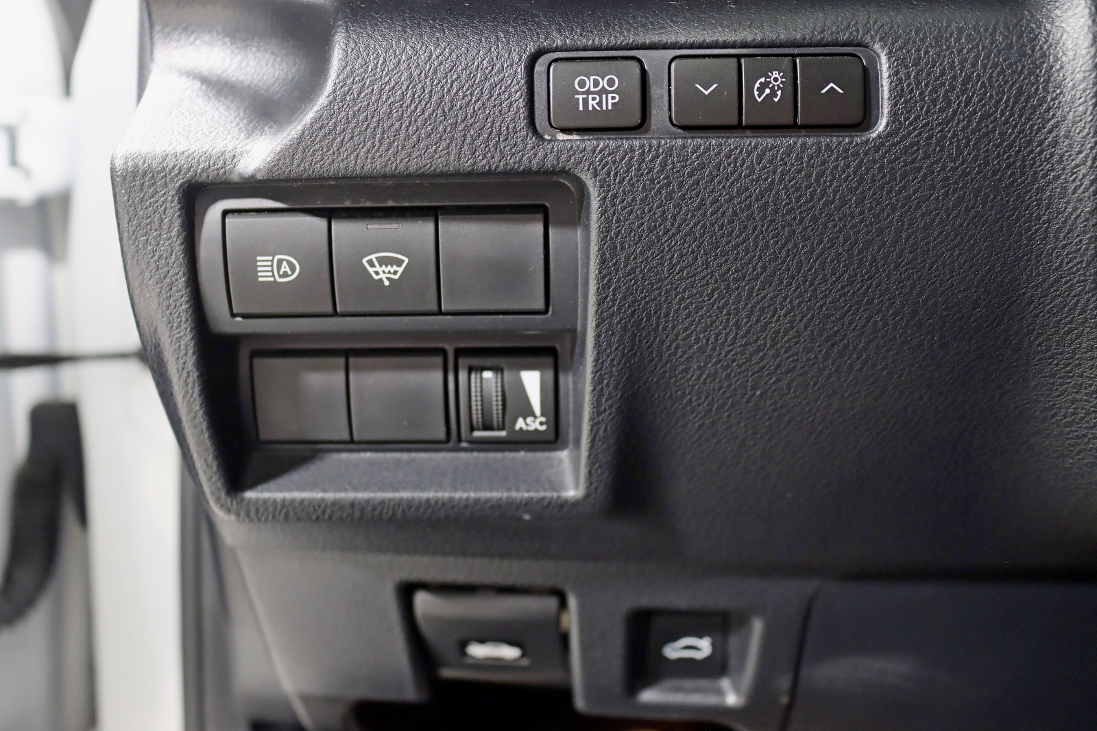 2022 LEXUS IS - Image 18